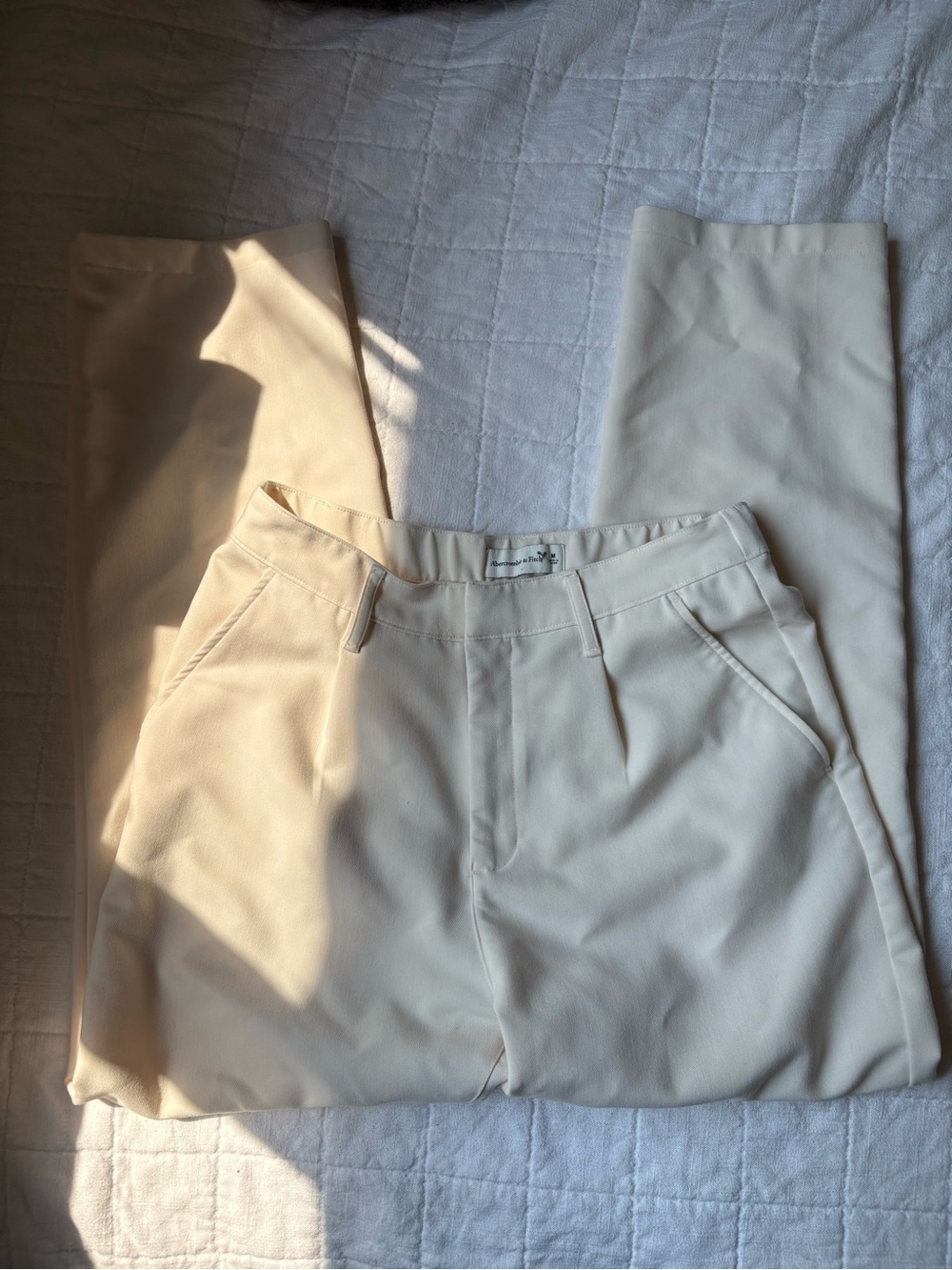 Abercrombie Trousers High Rise Tailored Cream Straight Leg Pants Women’s MEDIUM